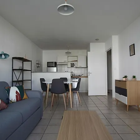 In A Private With Swimming Pool Holiday home Marennes (Charente-Maritime)