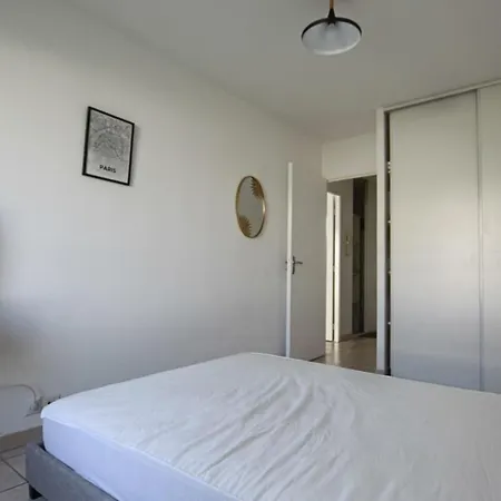 In A Private With Swimming Pool * Marennes (Charente-Maritime)